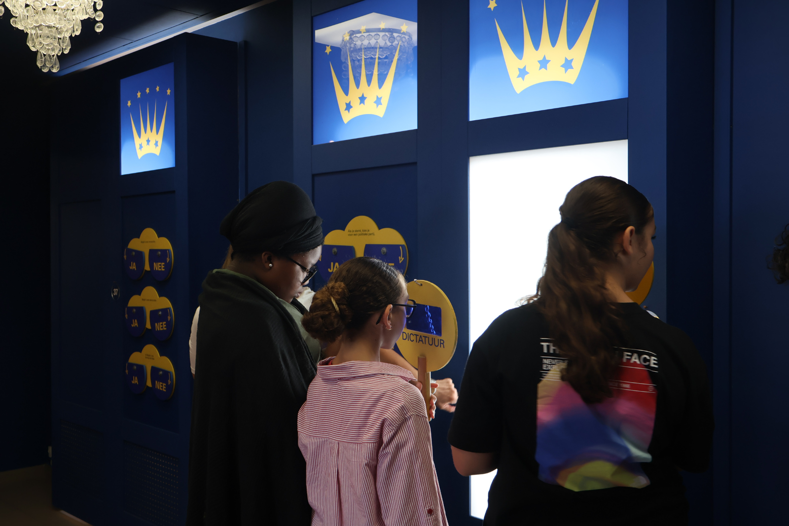 Carousel educational workshops-website Foyer-6