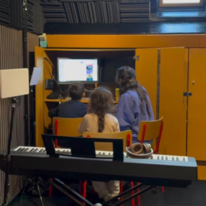 Foyer Website-FDJ carrousel images-atelier musique-1